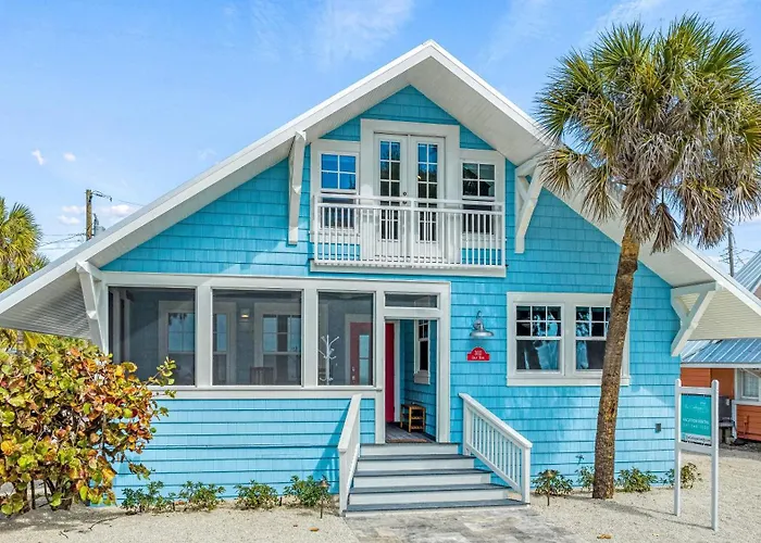 Salty Sister - 302 Villa Anna Maria